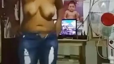 Bhabhi making video for lover