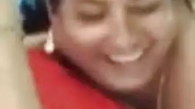 Tamil aunty hot boobs cleavage in train