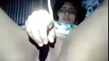 Horny Desi girl dildoing her chubby pussy with zucchini XXX