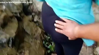 Ajnabi Ne Jungle Me Sonal Bhabhi Ki Choot Me Ungli Dalkar Maza Diya - Leigh Darby