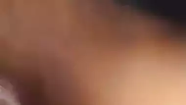 Man fucks hijabi woman’s hairy pussy in Pakistani porn video
