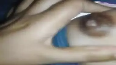 Indian teen hopes video with XXX assets will make BF eager to have sex