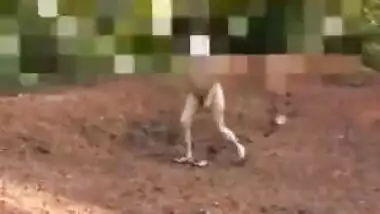Fame desi wife walking nude in jungle broad daylight