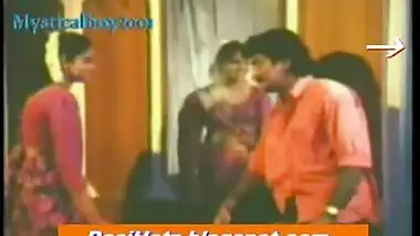 boy friend removing dress of mallu aunty for sex in mallu masala