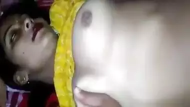 Horny desi babe pussy showing and fingering