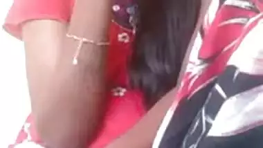 Inept Desi lifts sari up a bit to expose shaved pussy in solo XXX show