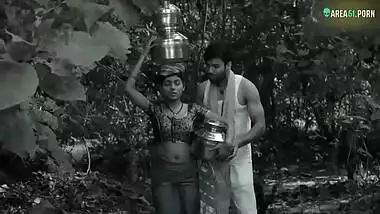 Local hoodlum Desi Bhabhi fuck In the jungle she is terrified, XXX clip