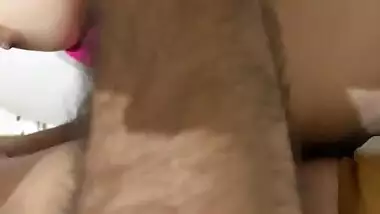 Camera in hand doesn't stop guy from drilling XXX pussy of Desi GF