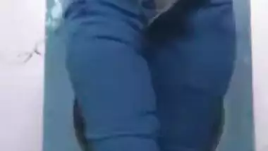 Indian love gets XXX pleasure from sex striptease in amateur chudai