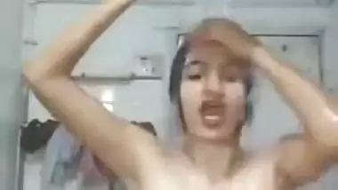 Desi lovely lets her boyfriend film porn video where she washes body