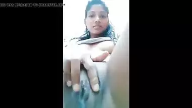 Desi XXX girl’s black pussy show video goes viral on the net