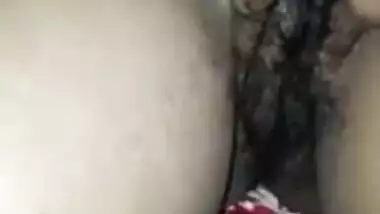 Desi wife dark hair pussy playing and recording by hubby