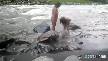 voyeur sex clip two sexy desi aunty taking a bath outdoor by the river