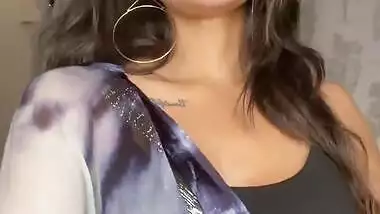 Annie Sharma Hot Sexy Live