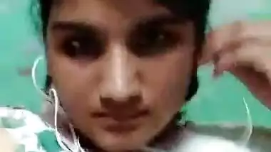 Indian Girl Showing Her Boobs and Ass on Video Call