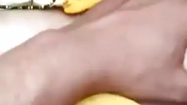 Mature Indian XXX aunty gets her hairy pussy fucked by her young neighbour MMS