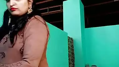 Sexy bhabhi showing