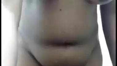 BEAUTIFUL BOOBS DESI GF BATHING SELFIE VIDEO