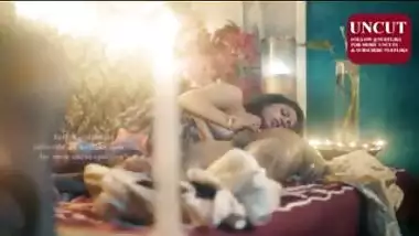 Newly-married Desi XXX couple have a romantic sex in the hotel room
