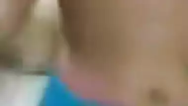 Swanky Indian needs no panties to perform a dance on the webcam