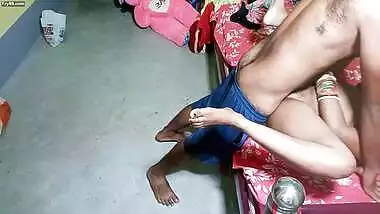 Bengali Bhabhi XXX pussy fuck after seduce electrician full HD hindi porn video clear hindi audio
