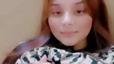 Pakistani girlfriend big boobs showing viral selfie