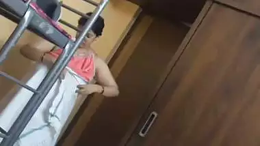 MILF teacher wearing bra after bath viral videos