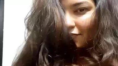 Seductive Indian girl topless big boobs showing selfie